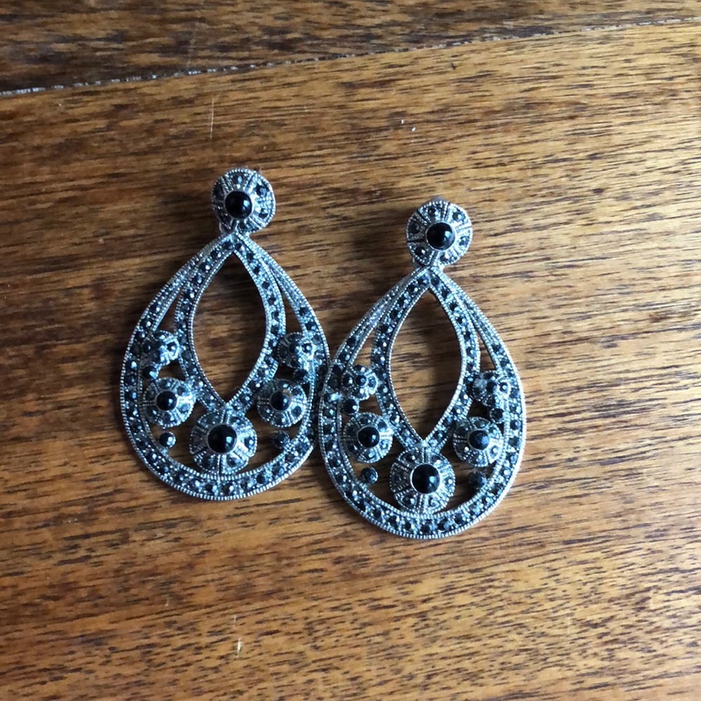 Beautiful rhinestones drop earrings